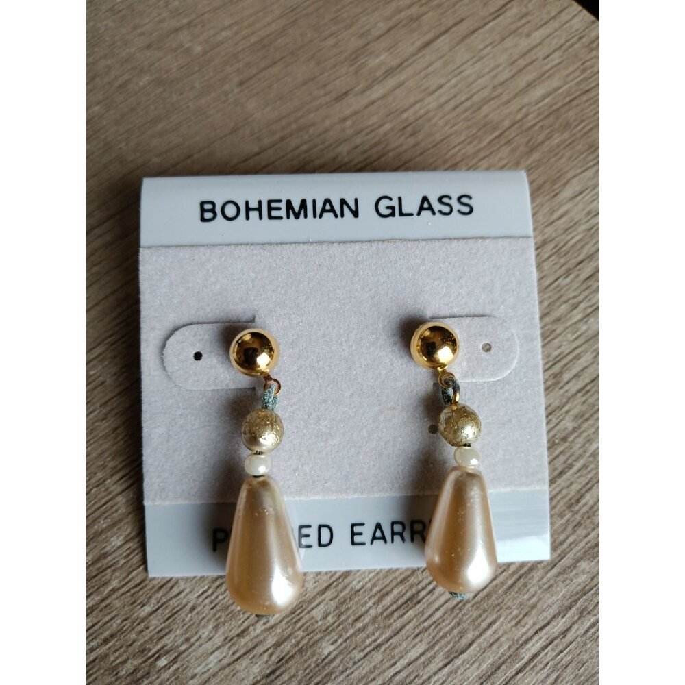 NWT Vintage Maison Blanche Bohemian Glass Pearl Drop Earrings Gold Accents Pierc